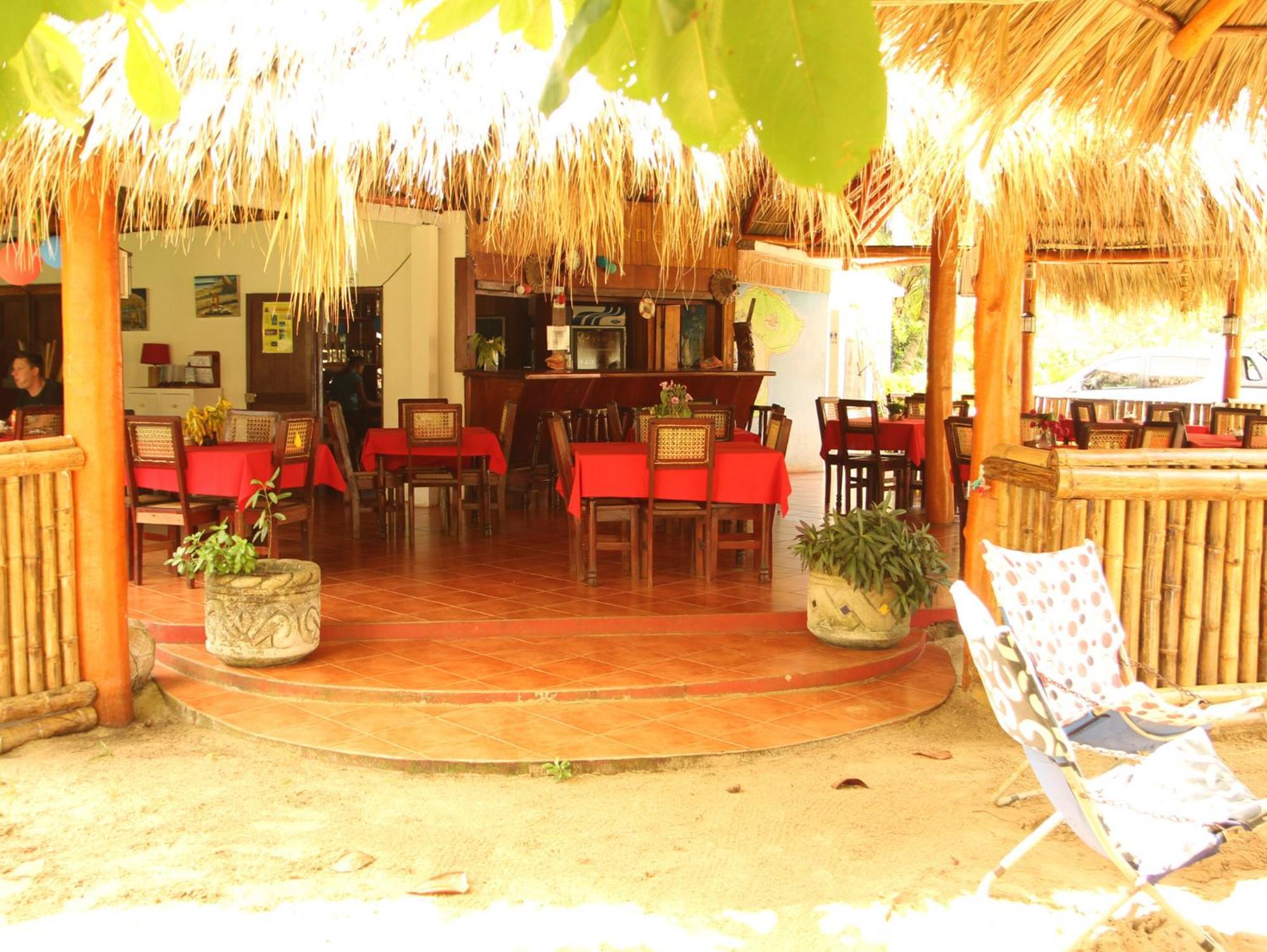 Paraiso Beach Hotel Brig Bay 외부 사진