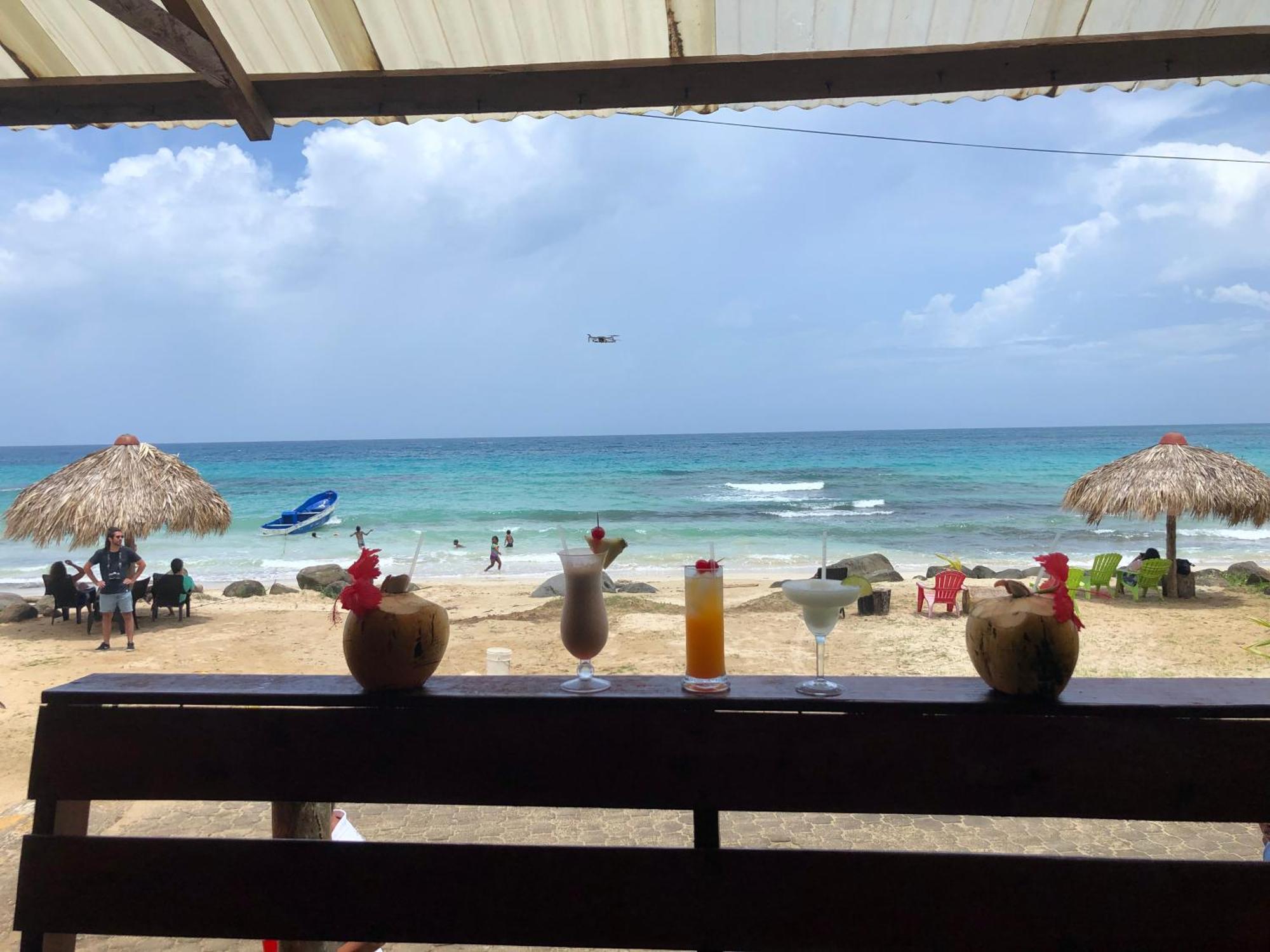 Paraiso Beach Hotel Brig Bay 외부 사진