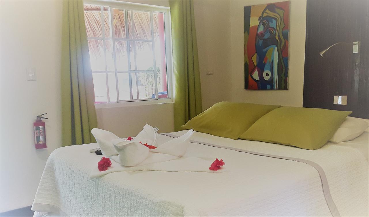 Paraiso Beach Hotel Brig Bay 외부 사진