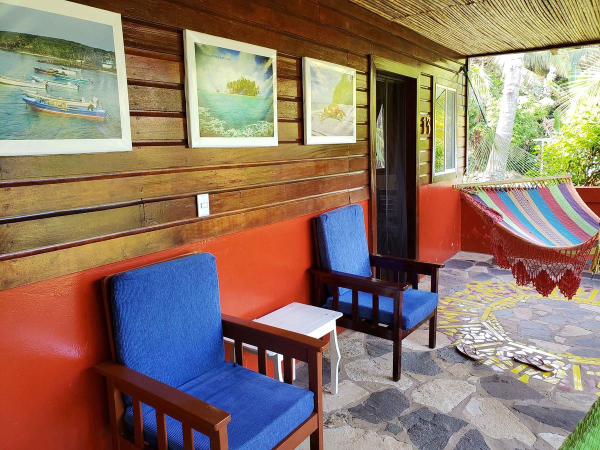 Paraiso Beach Hotel Brig Bay 외부 사진