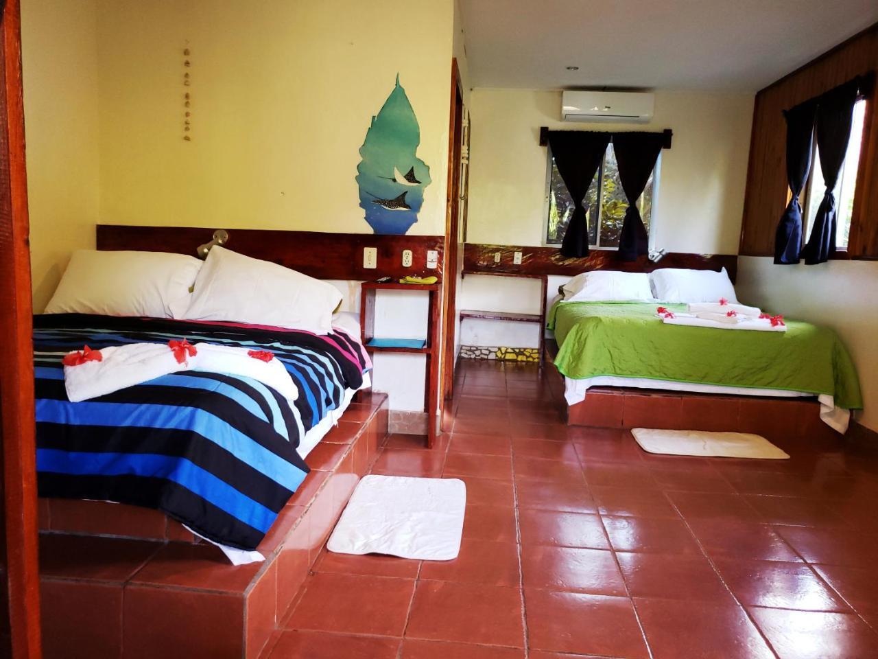 Paraiso Beach Hotel Brig Bay 외부 사진