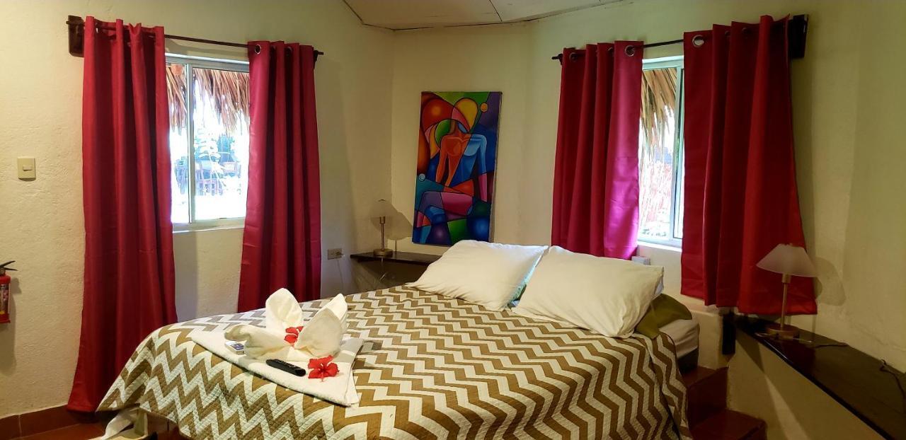 Paraiso Beach Hotel Brig Bay 외부 사진